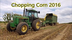 Chopping Corn in Iowa - John Deere 4450, JD 3970, 716a Wagons -- iowadairyboys
