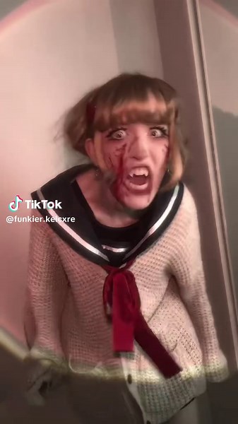 i already posted a different take of this on main but i wanted to post toga here too for archival purposes 🙌 #himikotogacosplay #himikiotoga #toga #togacosplay #mha #myheroacademia #mhacosplay