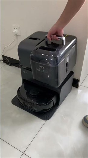 Deep Cleaning - Dirt Extracting Robot Vacuum