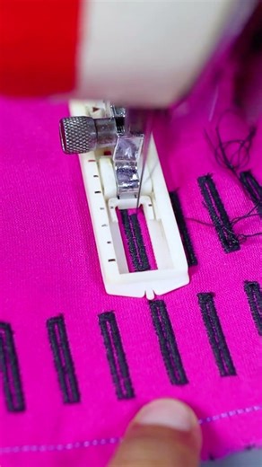 Old Sewing Machine Buttonhole Stitching Close Up View. #sewingreels #oldmachine #buttonhole