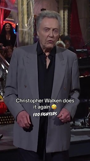 Christopher Walken Introduces Foo Fighters on SNL - Absolute Legend!