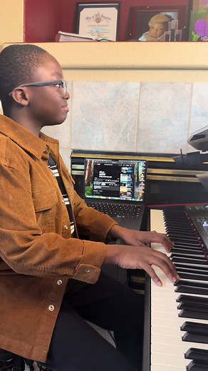 Jude Kofie: Mastering Jazz Piano Techniques
