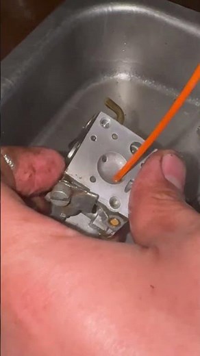 🔥 Dirty Chainsaw Carburetor Gets a Deep Clean! 😱🛠️