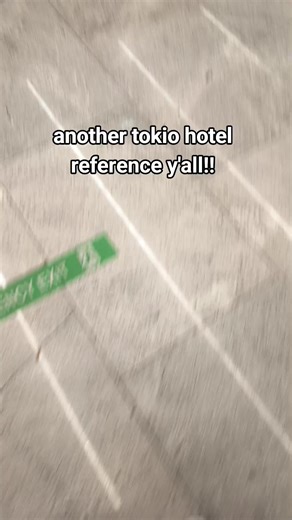 the kid looking at the camera lol and I'll be my last TikTok 😭 #billkaulitz #tokiohotel #2000s #fyp #viral