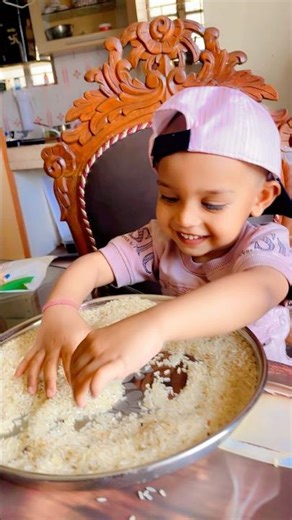 Will feed rice to the pigeon #buggu #cutebaby #cute