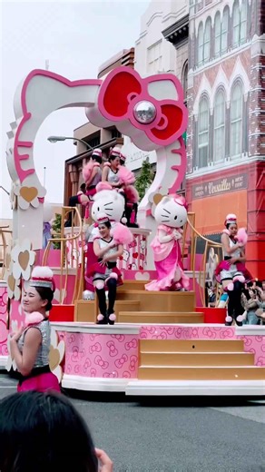 Here’s what it feels like to spend the day at Universal Studios Japan ♥️ #shorts