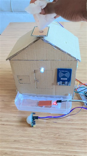 DIY Door Lock control with ESP32 using PIR Sensor & Raindrops sensor & Water Level Sensor #arduino