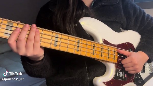 Mastering Moves Like Jagger on Bass Guitar