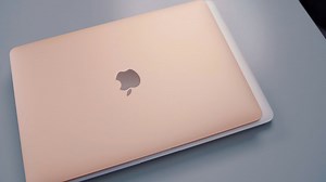 Apple's New 2018 MacBook Air vs. Old MacBook Air