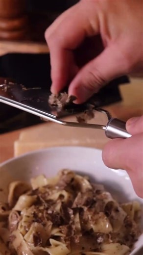 Microplane Professional Series Shaver with Truffle