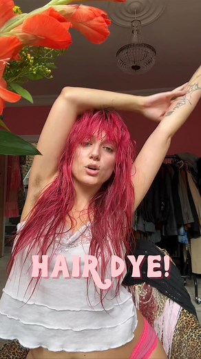 FLOSS on Instagram: "Flossy’s chaotic pink hair tutorial!  Colour goddess conditioner by @bedheadbytigi Pink dye by @bleachlondon Super milk by @lush"