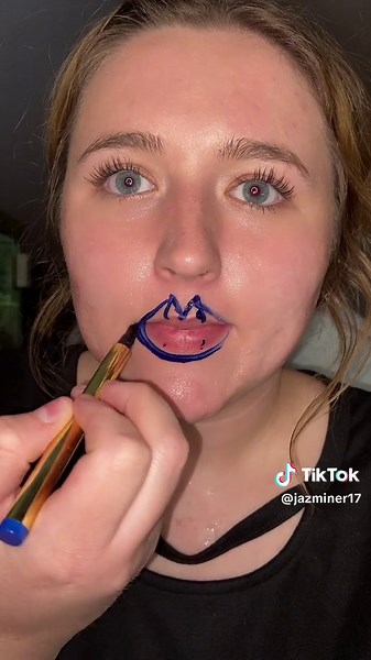 I LOVE BLUE LIPSTICK!!! Fun Makeup Trends & Beauty Hacks