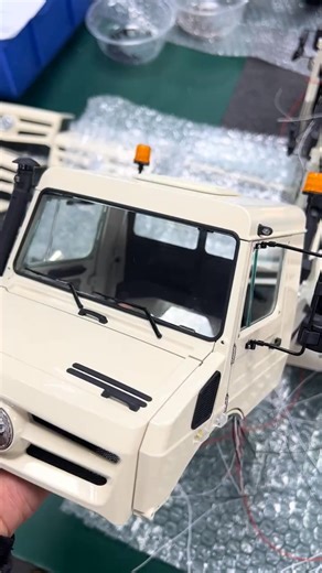 Introducing the U4023! Check out the 1/14 U4023 RC Off Road Vehicle’s fresh new colorway — it’s ready to hit the trails!#rccar #model #lesu #machine #rctruck #modellife #modeling #color #rc #rchobby | LESU RC USA