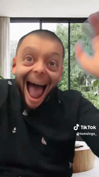Tom Sings on TikTok