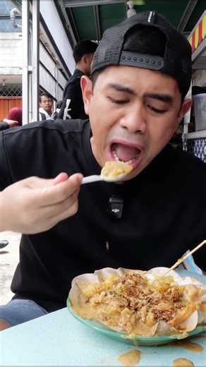 BARA ILHAM on Instagram: "Pengen kulineran tapi takut macet? Bakalan Cape dijalan? Udah langsung aja cek @trac_astra . Pesennya gampang lewat aplikasi TRACtoGo, gue pilih pake driver Lebih fleksibel, apalagi yang mau kulineran dibeberapa tempat kayak gue gak repot ngurusin parkir dan tol, dan yang paling penting nggak perlu order tiap mau pindah lokasi #TRACRental #TRACtoGo #temandisetiapkilometer"