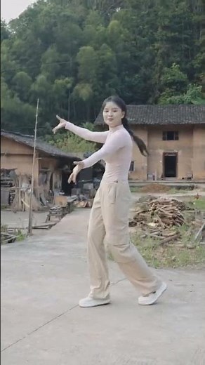 农村女孩跳（CeH MaraH MaccbiH)舞蹈 #一起跳舞 #dance