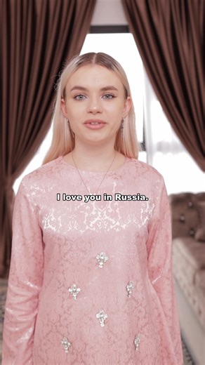 Russian Girl Conversations in the Snow | SP Street Story