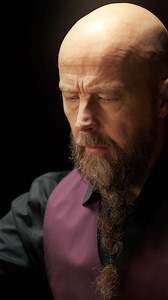 Julkaisuviikko! Perjantaina ilmestyy uusi biisi nimeltään Två on kolme. Tallenna kappale ennakkoon: https://lnk.to/tvaonkolme | Vesterinen Yhtyeineen