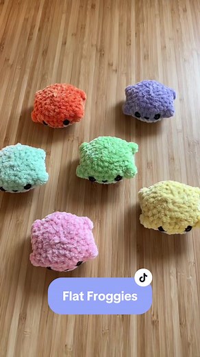 Im obsessed with these pocket frogs! Im releasing this pattern soon, check out my instagram for updates! #stopmotion #crochet #handmade #frog #frogs #cottagecore #crochetpattern