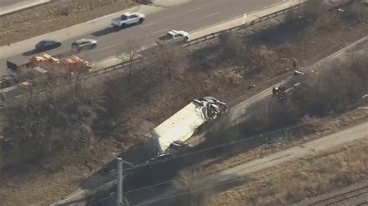 Delays expected semi-truck crashes on southbound I-55 near Cicero Avenue