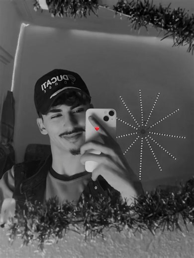 Edem Douzi: Douma Hits and Lovers