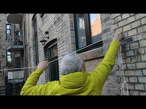 How to use a Clothesline Tightener. Keeps the washing line taut. Sagging is minimal. Clamcleat CL223