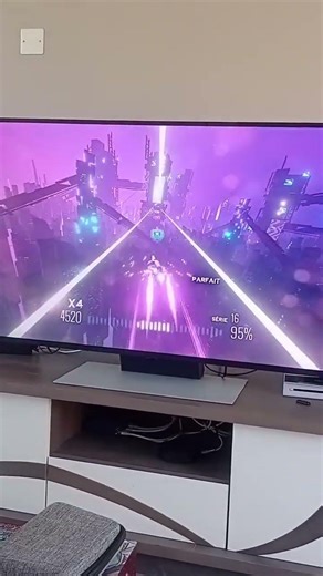 voilà un nouveau jeux AVICII INVECTOR