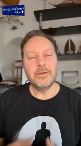 Vous devrez rédiger votre CV en anglais. Savez-vous comment dire les différents types de diplômes en anglais ? Téléchargez la fiche du cours ici : https://buff.ly/4hNVeRl | AnglaisCours Club | Facebook