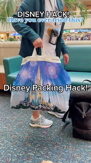 Works everytime! #disneyproblems #disneyhacks #disneytips2022 #disneytipsandtricks #howtodisney #disneyshopping #disneyworld #travelhacks #orlandoairport #orlandotravel #distok #disneytiktok #onebackpack #backpacktraveller