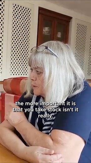 In this week's podcast Lou and John look at how to reduce drinking, whether it's your or a loved one. Listen here: https://pod.link/1824729126?view=apps&sort=popularity Many people want to reduce their drinking and there is no doubt that it will be beneficial to you in many ways. Whether you're living with an alcoholic, a heavy drinker, or want to moderate your behaviour, in this podcast John and Lou talk through what you need to consider when reducing your drinking and methods you may want to c