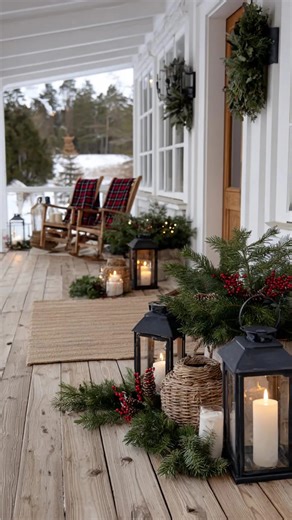 485K views · 5.7K reactions | Stunning natural Christmas decor ideas bring festive charm outside. Use pinecones, evergreen garlands, and rustic wood for easy, eco-friendly holiday style everyone will notice. | Sustainability Success | Facebook