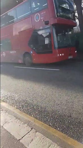 W8 Bus Route from Lea Valley Leisure Complex to Chase Farm Hospital (BDE3007) with tones