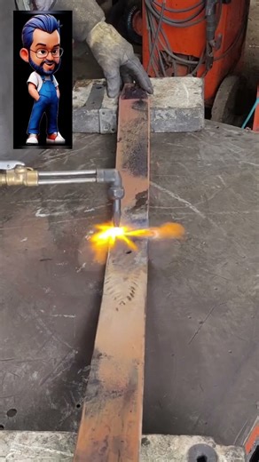 Welding a leaf spring or coil spring with an electrode #automotivemechanics #mechanics #workshop ...