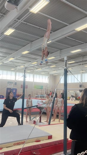 Whaou !!! Emeline Le Rouzic - 2014- Entraînement TOP 12 barres asymétriques