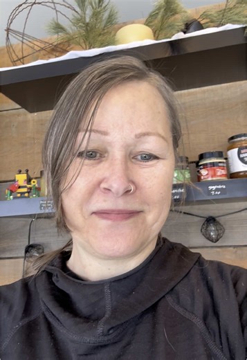 Day 20 in the quest to save B Factory… AND WE DID IT!!! (for now at least 😉) I can’t believe the turn around and all that was accomplished in just 20 days!! And it’s all thanks to you, my community, who gave me the confidence and strength to continue. Thank you from the bottom of my heart! Jour 20 dans la quête pour sauver B Factory... ET NOUS L'AVONS FAIT !!! (Pour l'instant au moins 😉) Je n'arrive pas à croire le retournement et tout ce qui a été accompli en seulement 20 jours ! Et tout cela