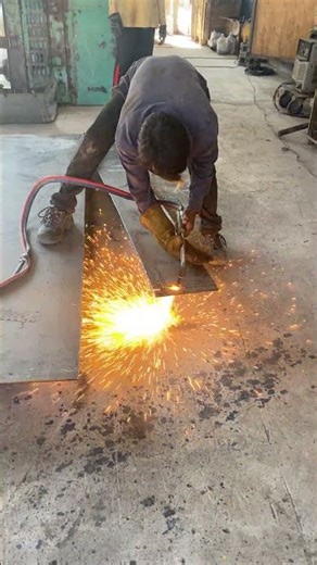 Metal Cutting with Gas Cutter | Oxy-Acetylene Cutting Process#gascutting #workshop #metalcutting