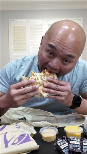 Short Bites of Taco Bell's Triple Double Crunchwrap