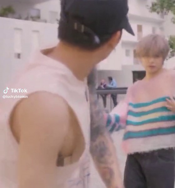 Varbie #fyp #foryou #taehyung #bts #barbie #bts