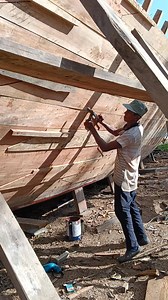 It is not poverty that causes bad attitudes, but bad attitudes that hinder sustenance. (Bukan kemiskinan yang mengakibatkan buruknya sikap, tapi buruknya sikaplah yang menghalangi rezeki.) #boat #ship #painting #Shipbuilding #Traditionalships #Sailingboats #Woodenships #makingboats #fishingboats #masterpiece #Manchester #Amsterdam | Adi Atmanegara