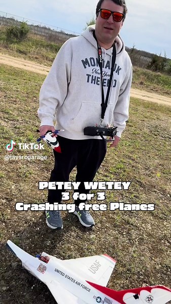 We crashed a F-16 Thunderbird RC Airplane. But I have another F-16 for him to redeem himself with #rcplane #radiocontrol #hobbies