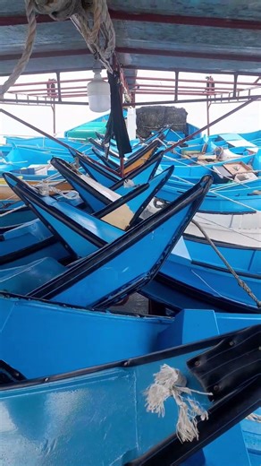 mencari spot untuk mancing.mantap.