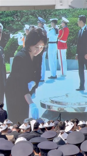 김혜경 여사 현충일 추념식 분향 중 #shorts #이재명 #대통령 #현충원 #추모 #분향 #2026