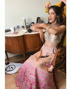 97K views · 77 shares | With age comes skills it's called Multitasking!!! I can laugh, eat, dance, cough, sneeze and pee all at the same time!! 浪 Shaadi wale gharon mein aksar aisa hota hai #MuktGyaan #throwback to Neeti di's wedding preps!! 露‍♂️‍♀️嵐拾北‍濾連磻 @zebahassan | Mukti Mohan | Facebook