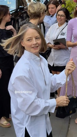 Jodie Foster arrives at Chanel’s annual Tribeca Festival luncheon in New York City 🎬