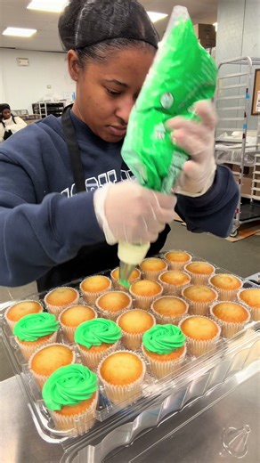 Delicious Walmart Cake Decorator Ideas for Baseball Parties