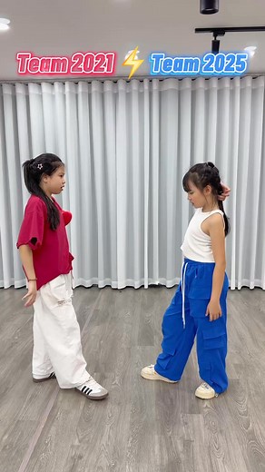 Các bạn chọn Team nào? Bumble Bee Dance Trend 😍 | Inbox ngay cho Fanpage để ĐĂNG KÝ HỌC NHẢY các lớp học Trực tiếp và Online các bạn nhé ❤️ #trending #quanggiahuy #thayhuykiddance #xuhuong #LeCirque | Thầy Huy Kid Dance