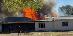 2 house fires reported in Mobile