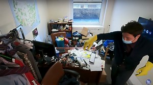 Jimmy Fallon surprises Steve Kornacki by cleaning up his very messy office
