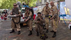 Cosplay Sound Glove Wireless Bluetooth Sound Effects Module. Bring Cosplay Props to Life and Interact with Voice Lines, Sound Effects & Music. Download MP3 Audio or use The Voice Changer. 16MB