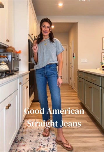 Stylish Vintage Straight Ankle Jeans from Good American